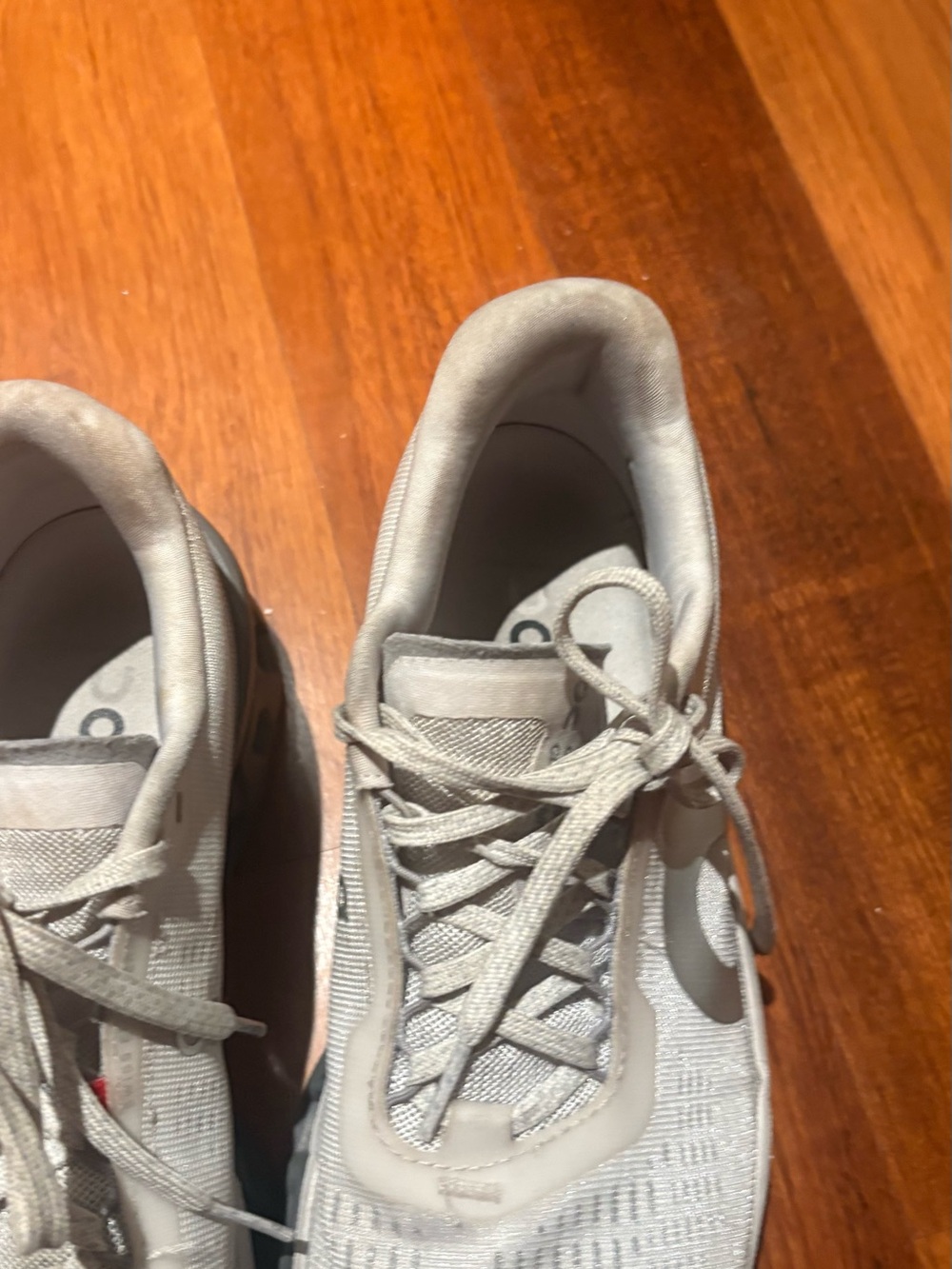 On Running Women's Light Gray Sneakers - Picture 4 of 7